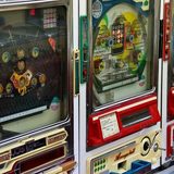 2026年10月からパチンコ店で外国人を採用できるようになる？「家族滞在」の規制緩和の動きと「留学」との違いを解説